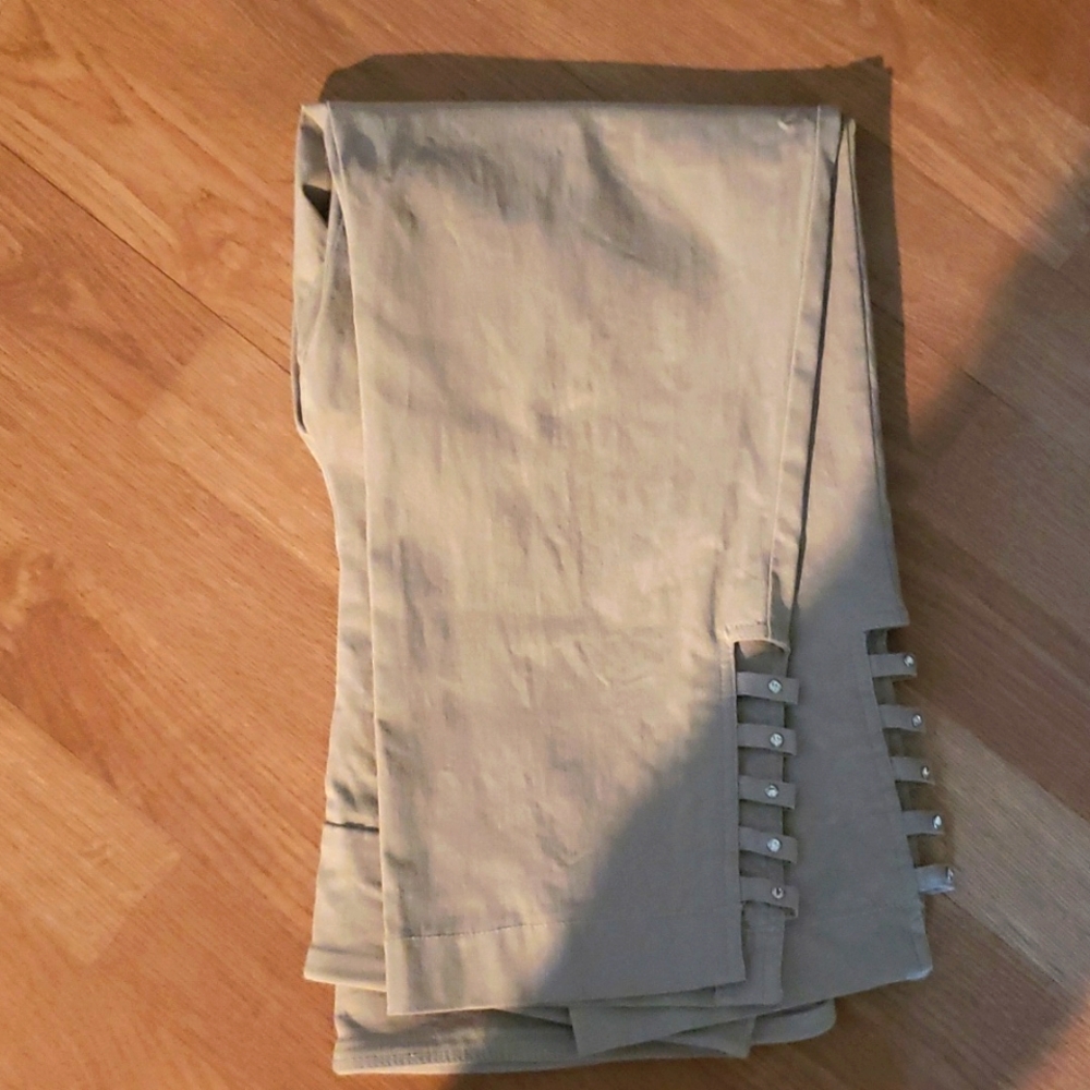 Capri pants